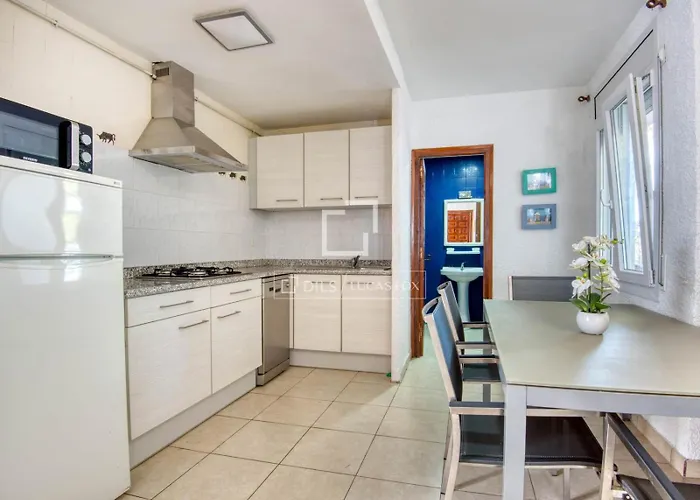 Mas Mundo - 4 Ferienhaeuser In Calonge / ז'ירונה